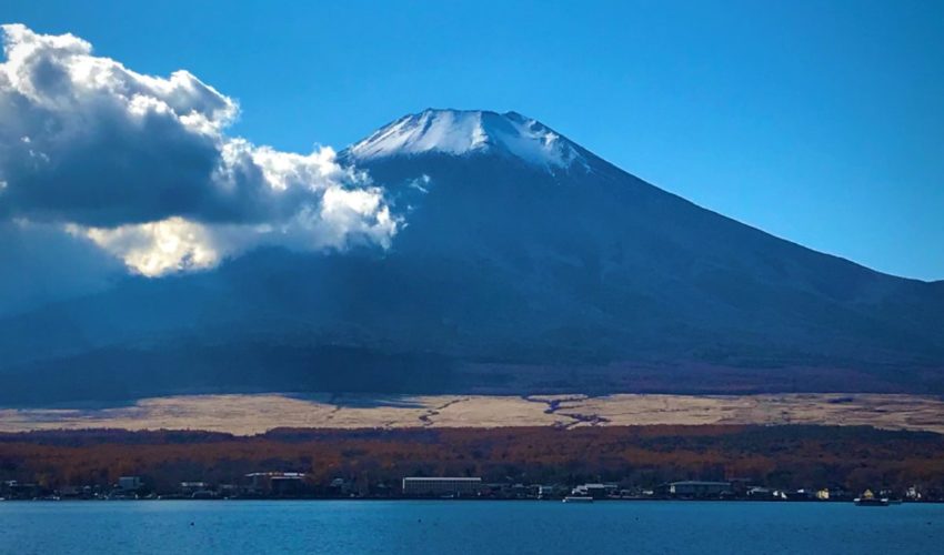 ドーン！と富士山。山中湖。