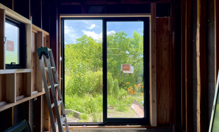 小牧の家　窓サッシ取付工事完了